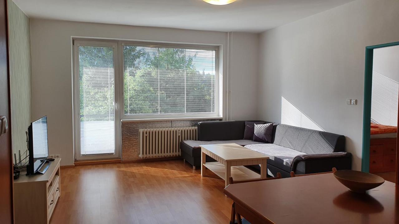 Lakeview Apartments Piest'any Exteriör bild