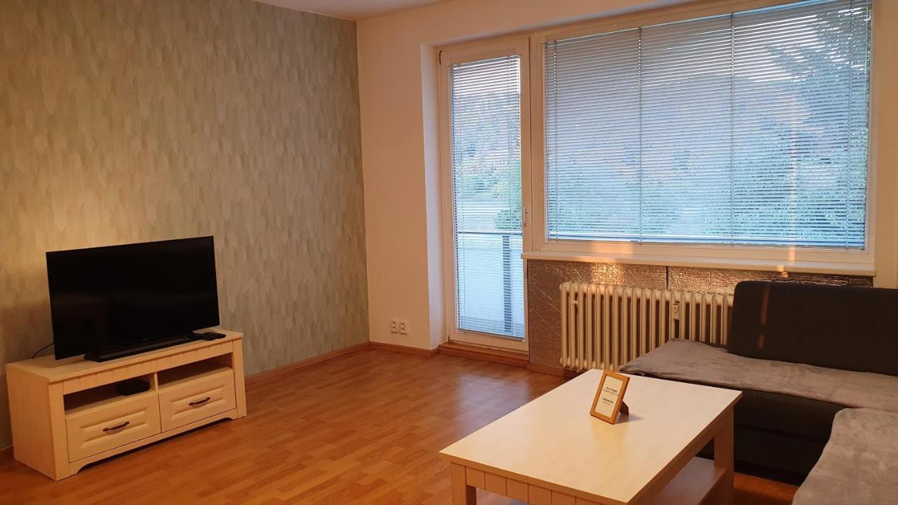 Lakeview Apartments Piest'any Exteriör bild